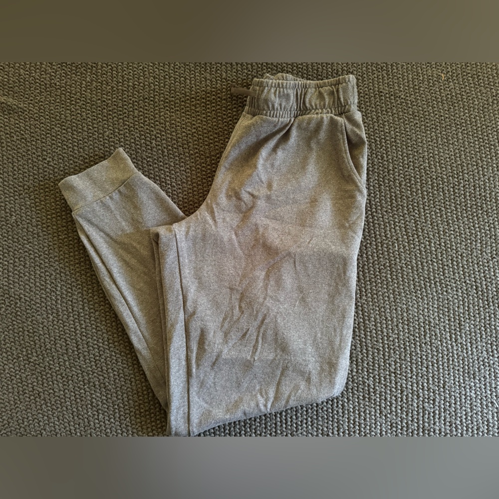 UNDER ARMOUR Women’s Gray Joggers Size Small (see details)